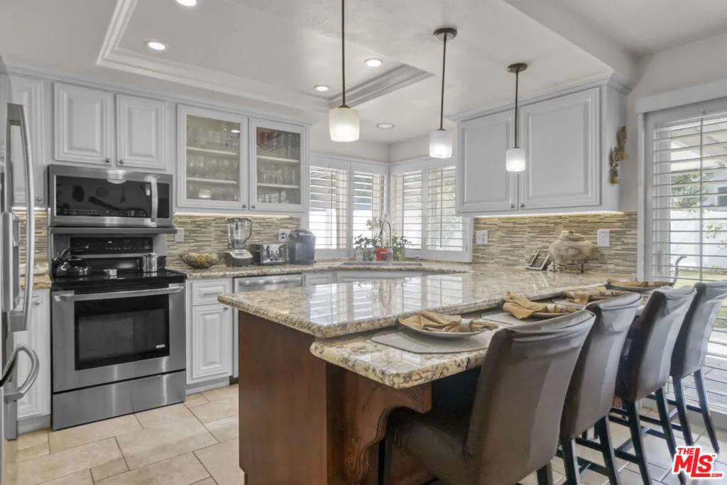 3616 Kensley Drive, Inglewood, California 90305 home-pic-15